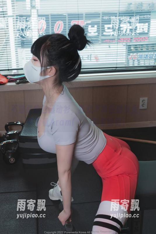 不穿亮粉色运动衫，我就不算在健身房！来看看Aram(아람)的套图吧！