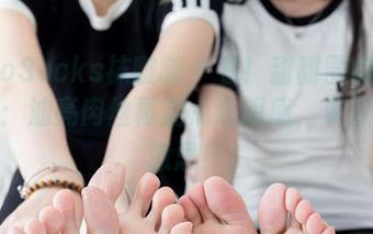 BoBoSocks袜啵啵 – 看！甜甜圈的私拍特供：油亮肉丝再加点透明感，资源有点意思！