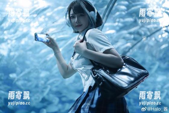 制服的Halo_酱——私房图集中藏着多少惊人的搭配? 制服的Halo_酱——私房图集中藏着多少惊人的搭配?