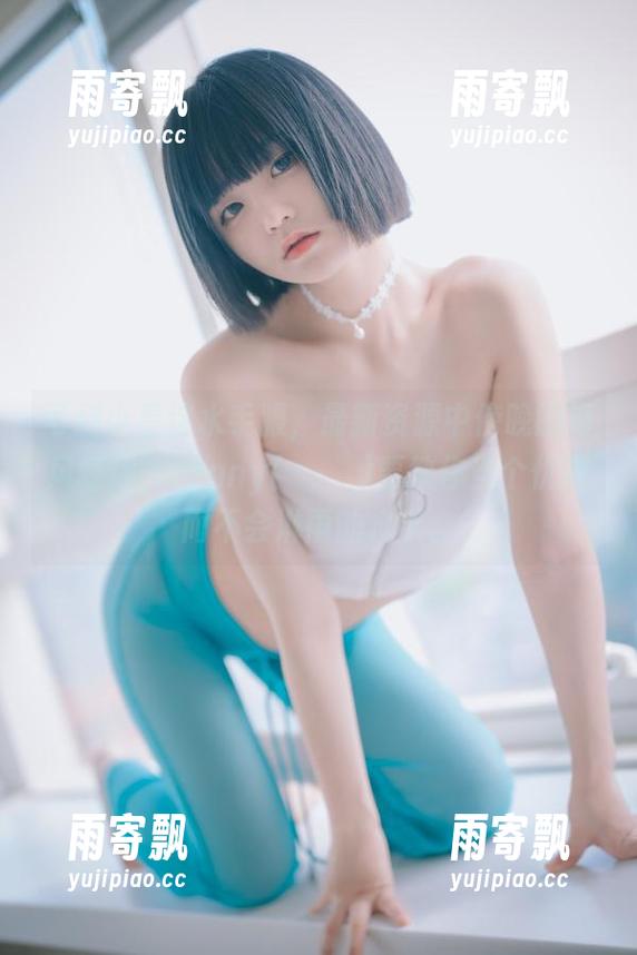 可别小看这水手服，最新资源中傍晚的海风呼呼，Jenny(정제니)要教你当个优雅而不会淋雨的水手。