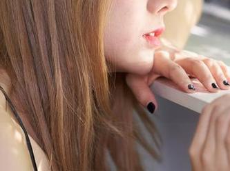 MiiTao蜜桃社 – 作品中的Cris_卓娅祺，瑞气冲天的旗袍真让人不知该看哪里