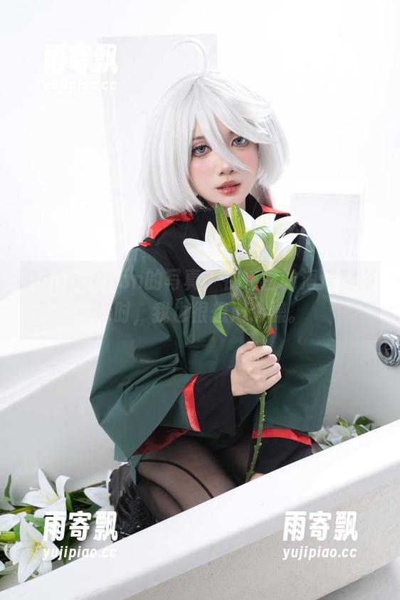 PoppaChan的写真:在纯白的海洋里游泳时,我也很想泡个澡。 PoppaChan的写真:在纯白的海洋里游泳时,我也很想泡个澡。