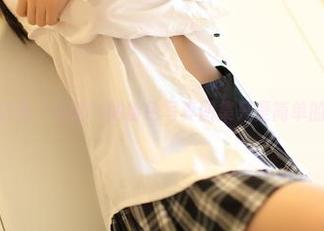 ROSI – 你以为“小莉”的粉色写真图集只是简单的撒娇？错了