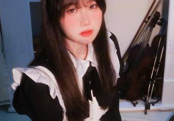 下载Sira(시라)校服cos，看看那淡淡的反叛气息