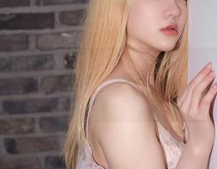 在线上Son Ye Eun的LOOZY-Halloqueen，写真里的元素一如既往的在变幻