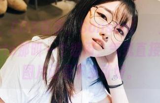 主在家，COS在手，Sonson(손손)的Loozy-Date那叫一个悠闲，气氛直接爆棚，图片记录下来可好。