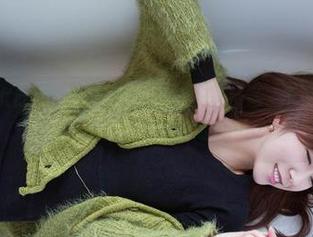 TuiGirl推女郎 – 这是何奕恋的女王美图精选，不仅让你流口水，还想起上次买的零食……