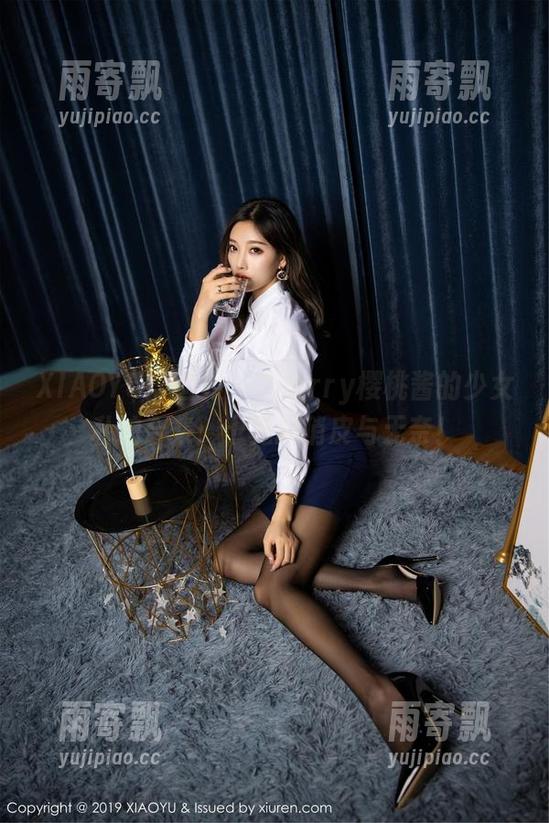 XIAOYU语画界 - Cherry樱桃酱的少女私拍合集:十足的俏皮与无奈! XIAOYU语画界 - Cherry樱桃酱的少女私拍合集:十足的俏皮与无奈!