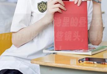 Xiuren秀人网 – 泳池里的昼夜交替，小泡芙winna抛出的那些镜头，刚好在网盘集合！