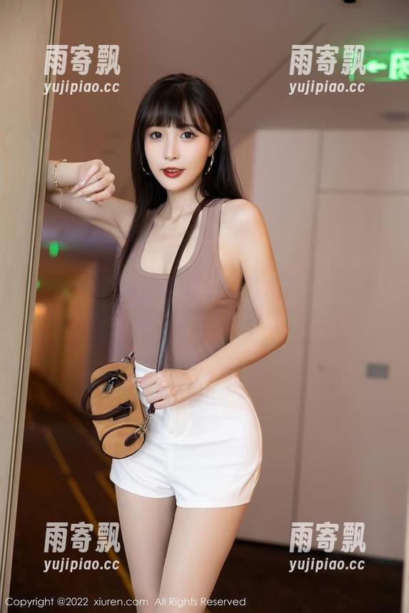 Xiuren秀人网 - 夏日照片集是少女心雪雪的精选,戴上耳机听听她的心声? Xiuren秀人网 - 夏日照片集是少女心雪雪的精选,戴上耳机听听她的心声?