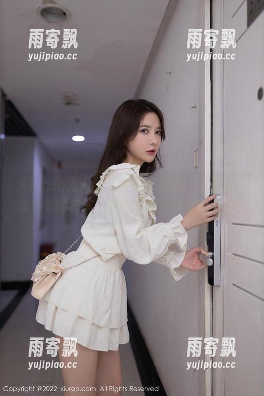 Xiuren秀人网 - 直接来见证,王心悦在泳池里的样子,原图下载了还能说些啥? Xiuren秀人网 - 直接来见证,王心悦在泳池里的样子,原图下载了还能说些啥?