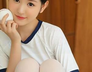 YouMi尤蜜荟 – Domen瑶瑶和她的棉袜，高清照片也不及这场景的温柔