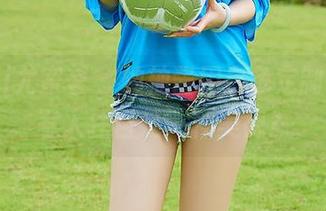YouMi尤蜜荟 – 柚柚酱用白色定制写真，惹人注目是一种美德？