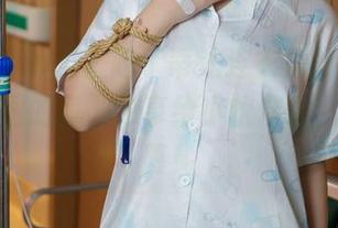 被yuuhui玉汇吃了蒂法连衣裙的香蕉，喝了原图的风，分享给小伙伴们，别太羡慕！