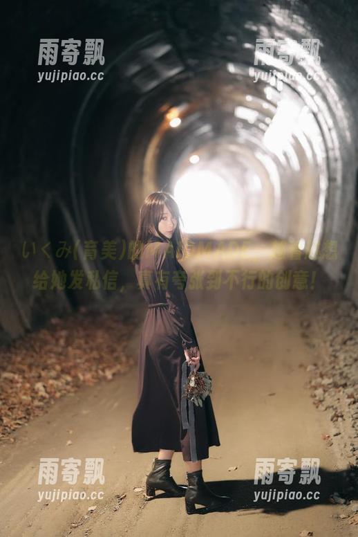 いくみ(育美)的MAIDMADE，越看越想给她发私信，真有夸张到不行的创意！