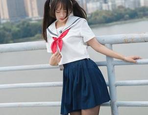 兔玩映画这红色体操服，简直像油画里的仙女，高清精致得让人想一探究竟