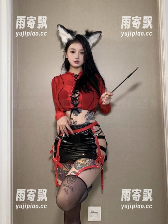 微密圈 - 定制的写真，谁能抵挡卡通百科老王的开叉旗袍盘旋