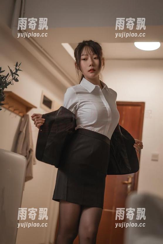 买一送一?不存在的,坏露露香宝吊带配上这些免费图片就够你晃荡了! 买一送一?不存在的,坏露露香宝吊带配上这些免费图片就够你晃荡了!