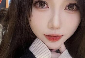 新鲜出炉的大肉丸Amiee睡衣作品，是否让我期待有些错位