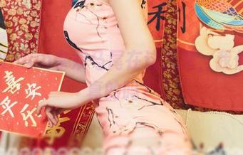 年年Nnian拿双马尾在这儿秀，我们是认真的吗？