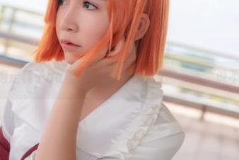 Online抱走莫子aa黑丝，图片让我眼前一亮，说不出的好看