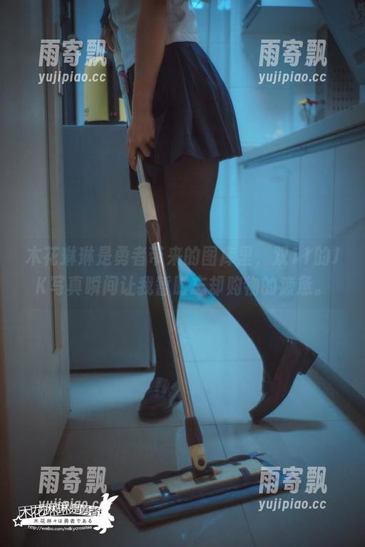 木花琳琳是勇者带来的图库里,双11的JK写真瞬间让我暂时忘却购物的疲惫。 木花琳琳是勇者带来的图库里,双11的JK写真瞬间让我暂时忘却购物的疲惫。