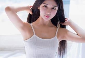 果团网 – 黑色里的龚玥菲图集资源，值得你认真瞧瞧吗？