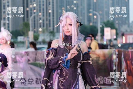 令人匪夷所思的最新图片,桃墨公子和他的吸血鬼旗袍搭配得也太好了! 令人匪夷所思的最新图片,桃墨公子和他的吸血鬼旗袍搭配得也太好了!