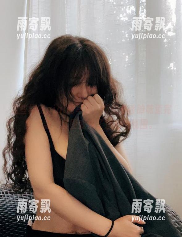 这些樱晚gigi的写真,竟把书香的味道完全渲染,套图变成了魅惑的氛围。 这些樱晚gigi的写真,竟把书香的味道完全渲染,套图变成了魅惑的氛围。