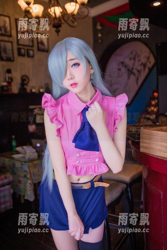 向浅野菌子和她的浴缸致敬,高清写真里有种让人欲罢不能的线条。 向浅野菌子和她的浴缸致敬,高清写真里有种让人欲罢不能的线条。