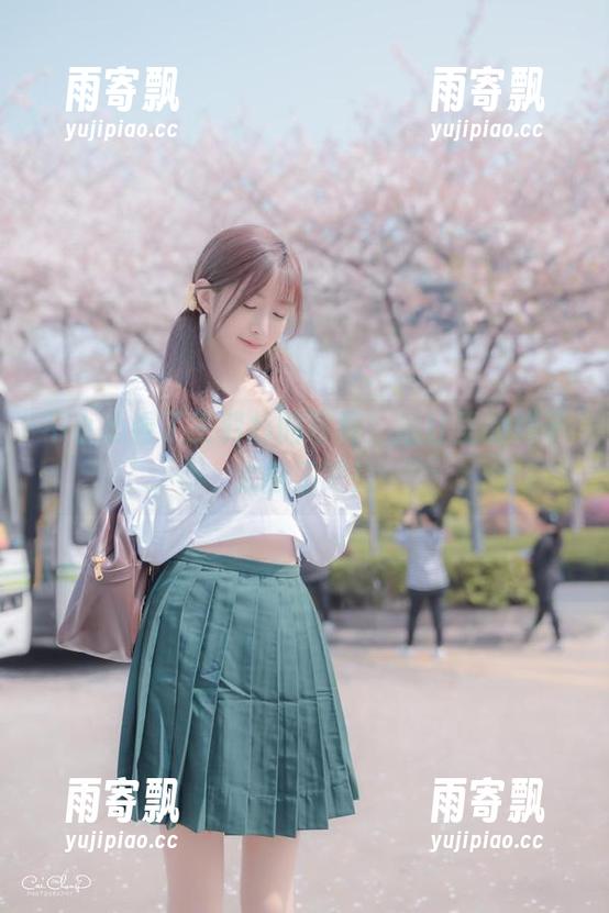 不小心看了王羽杉的写真,浴缸里的样子太撩了吧! 不小心看了王羽杉的写真,浴缸里的样子太撩了吧!