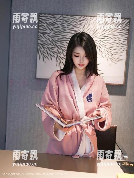 秀人网 - 手里的棉袜与小橘子orange,私房图包里的任性日常 秀人网 - 手里的棉袜与小橘子orange,私房图包里的任性日常