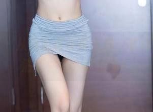 秀人网 – 从此工作不再无聊，李梓熙的高清职业装分享给你！