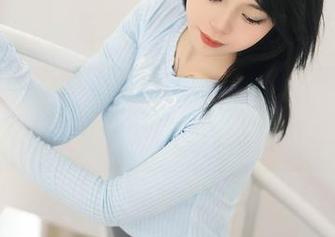 秀人网 – 人不带光，风景还在，潘琳琳ber的户外无圣光原图一览无余。