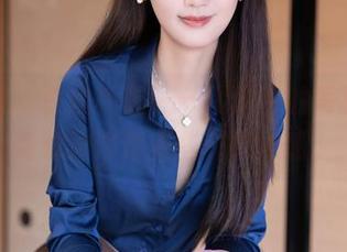 秀人网 – 白丝畅想——蛋蛋宝的写真，隐隐约约渗透着些许微妙感。