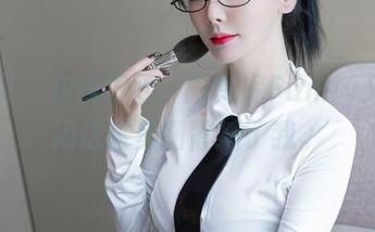 秀人网 – 在线巧妙，陈梵妮Fanny又一次用这套美图震撼了我。