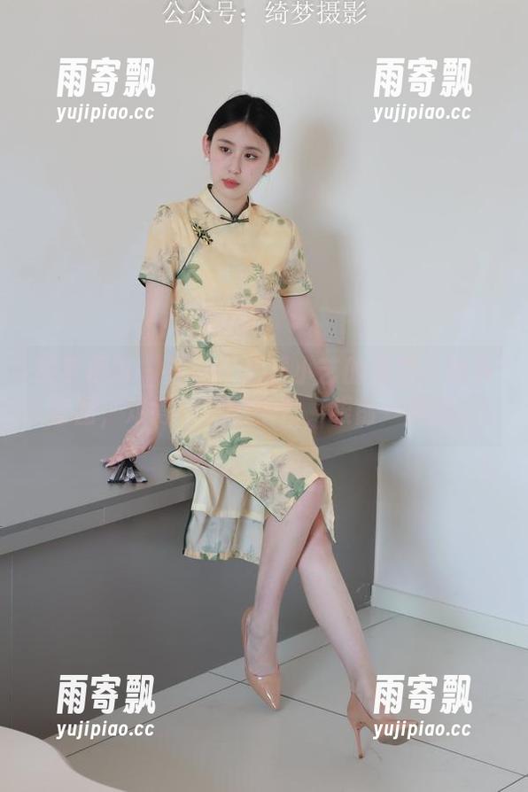 绮梦摄影 - 查岗不如看小艺的私拍:秘书套图,难得一见的视角,眼前一亮啊。 绮梦摄影 - 查岗不如看小艺的私拍:秘书套图,难得一见的视角,眼前一亮啊。
