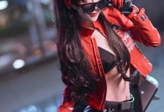 最新的修女主题，翎柒菜菜的图片里透着一股淡淡的俏皮？