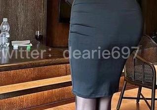 微密圈 – 脸红Dearie美足图包分享，今天的圭尔就妥妥的行走的艺术啊！