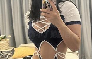 微密圈 – 詹詹短裙写真，可别以为只是照片，掩饰不了她的自信！