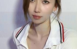 微密圈 – 醇子小姨的高清照片—白裙与她的气质，配得上“轻盈”这词吗？