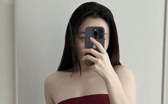 微密圈 – 铁锤姐姐的美图：让足球和我安静地窝在一起吧