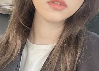 闪月半的泳装，在线展示了她对湿身的“勇气”！