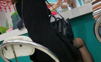 魔镜街拍 – 一个人的车展，玲玲的图集，分享无与伦比的孤单
