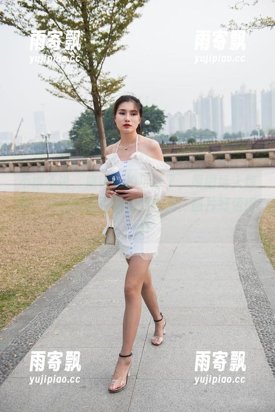 不得不说,魔镜街拍厉害了,原图给人惊艳,西装高跟百褶裙的绝美,图片好值得一看 不得不说,魔镜街拍厉害了,原图给人惊艳,西装高跟百褶裙的绝美,图片好值得一看