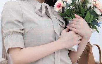 图包收藏播出的鹿野希，纯白如洗，甚至让我的纱窗都变得羞涩了一些！